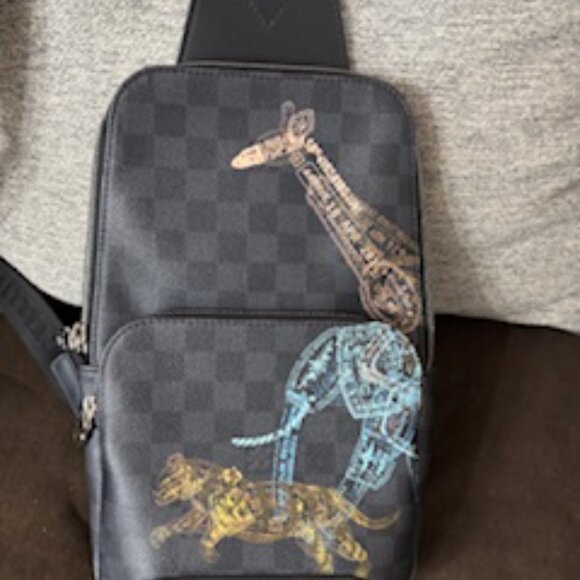 Louis Vuitton Damier Graphite Avenue Slingbag - Picture 5 of 12